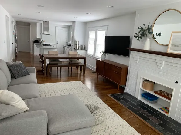 55 Eliot Cres #1, Brookline, MA 02467