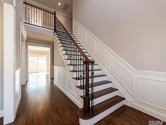 2nd image of 384 Starke Ave