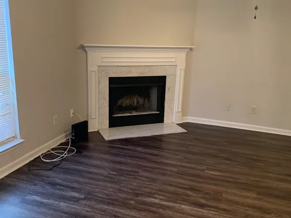 1083 Rock Creek Ln, Norcross, GA 30093