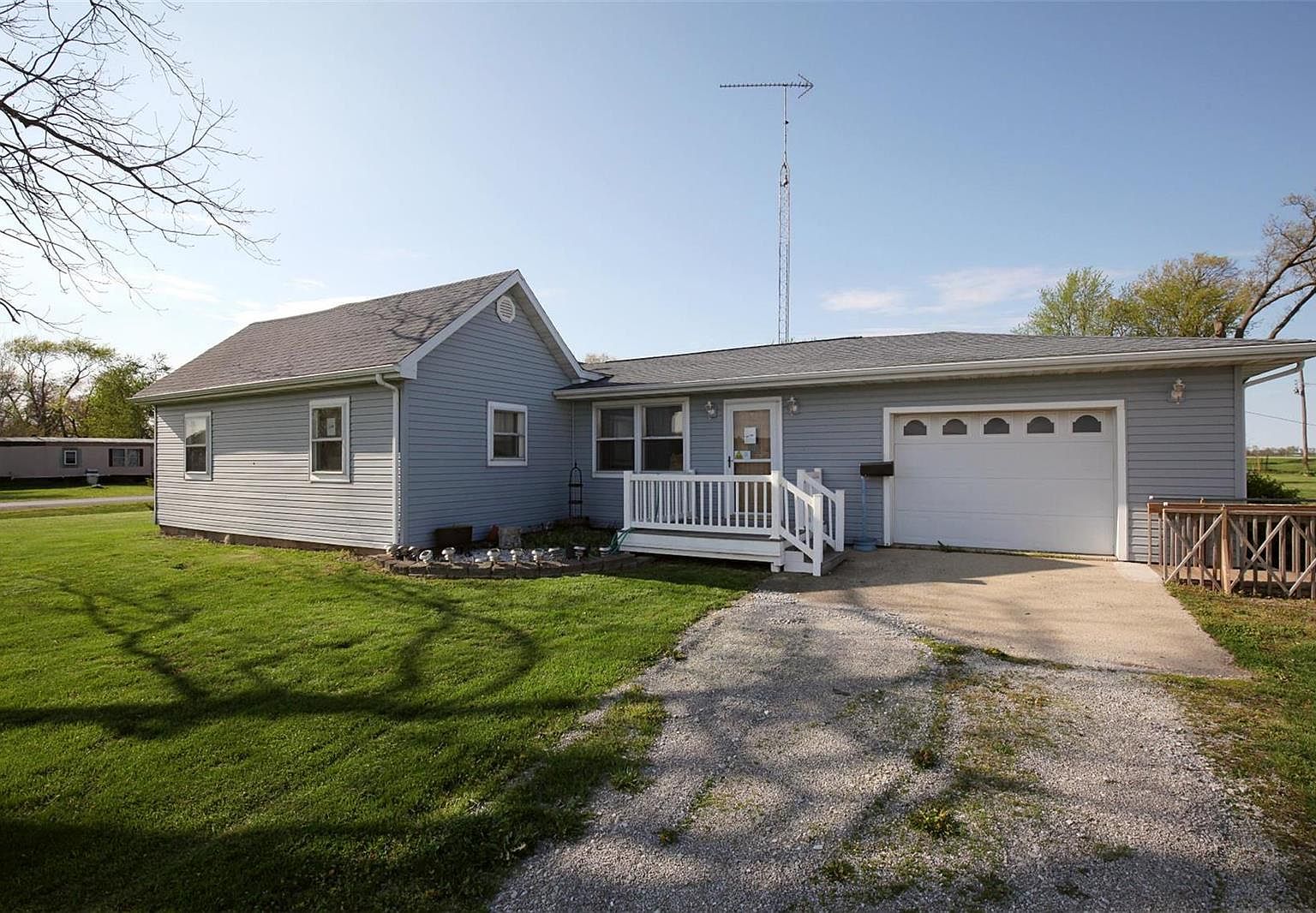 897 E 900th Ave, Shobonier, IL 62885 Zillow
