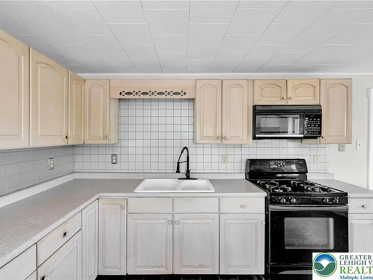 265-267 E Bertsch St #4 — Photo 25