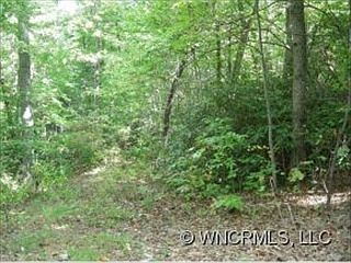 2nd image of 124 Deer Run Ln