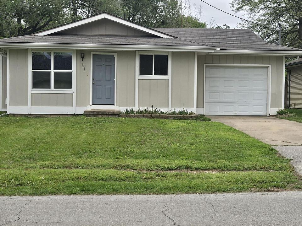 1st image of 2734 N Summit Avenue