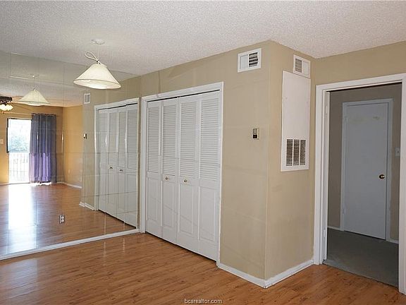 5th image of 1901 Holleman Dr #308