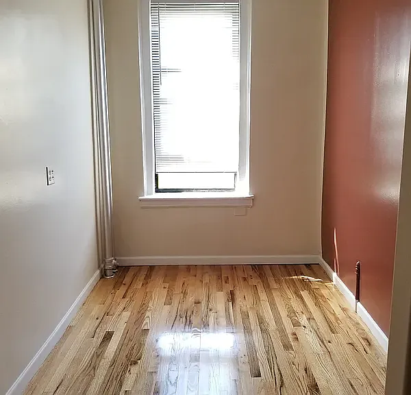 2111 Beekman Pl #4L — Photo 12