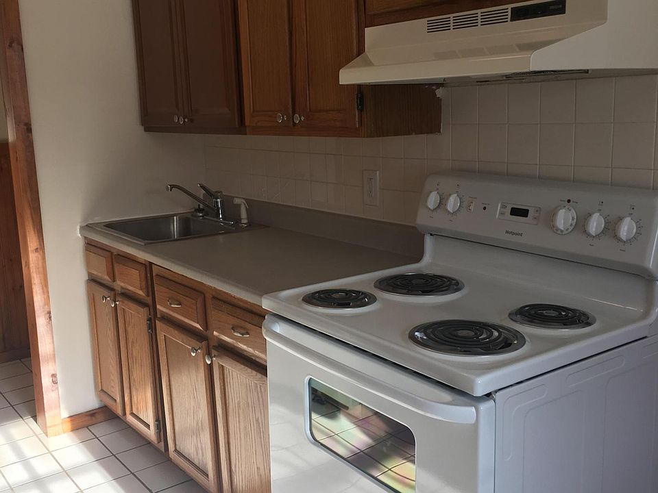 1st image of 6 On The Grn APT 1