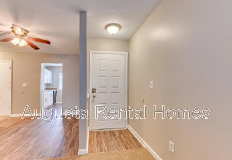 3001C Strickland Ct — Photo 2