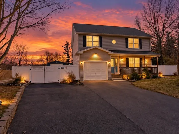 31 Acrebrook Rd, Springfield, MA 01129