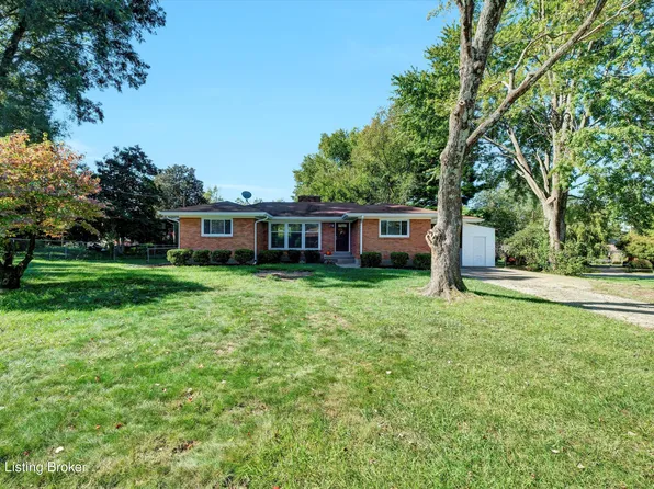 4706 Lacarem Dr, Jeffersontown, KY 40299