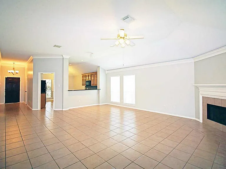 21922 Golden Cedar Dr — Photo 3