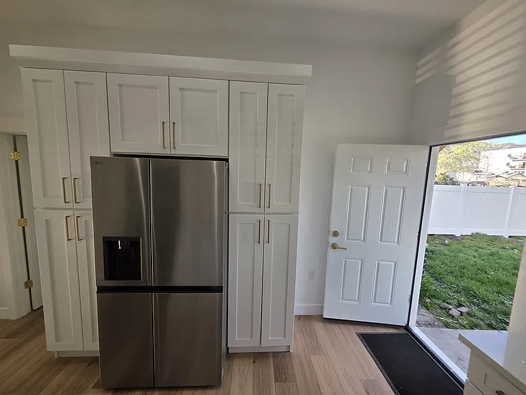 2736 Grant Ave — Photo 5