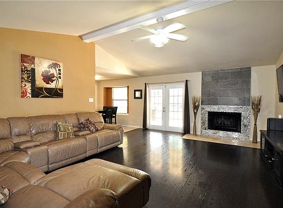 3rd image of 334 Juniper Dr