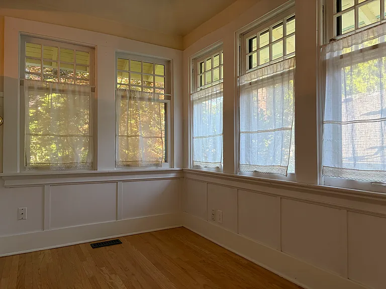 5407 Fauntleroy Way SW — Photo 8