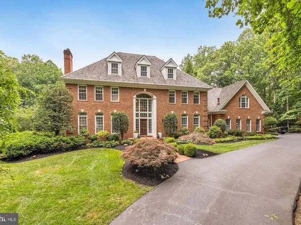 11109 Devereux Station Ln, Fairfax Station, VA 22039