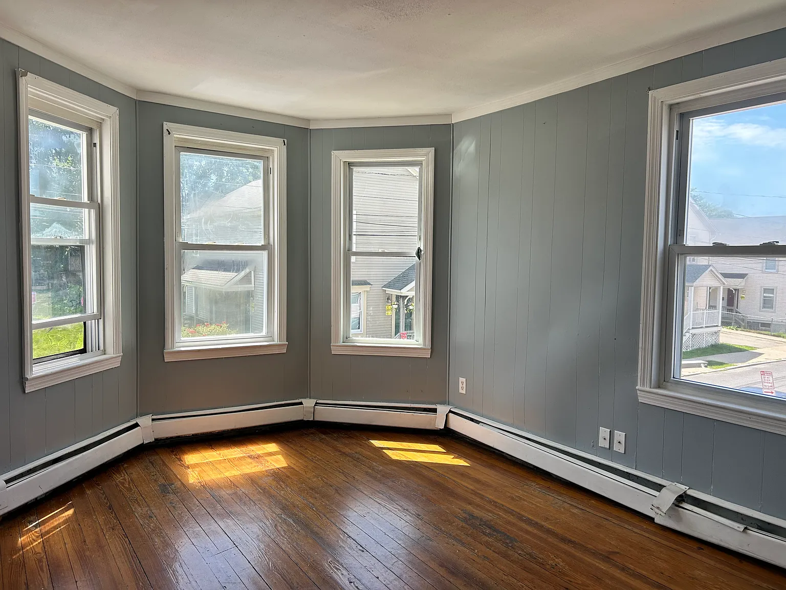 3 bed, 850 sqft, $1,775 — Photo 3