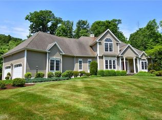 22 Lake Ridge Rd, Southbury, CT 06488
