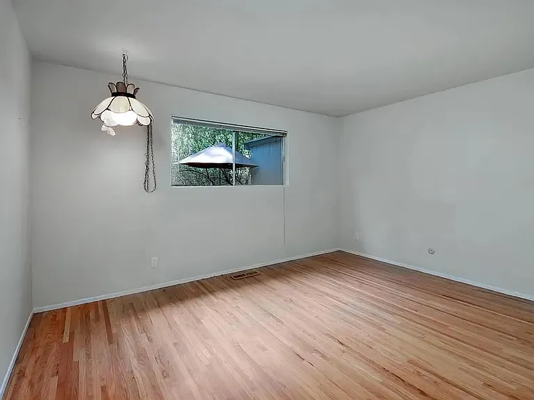 115 Estates Dr — Photo 5