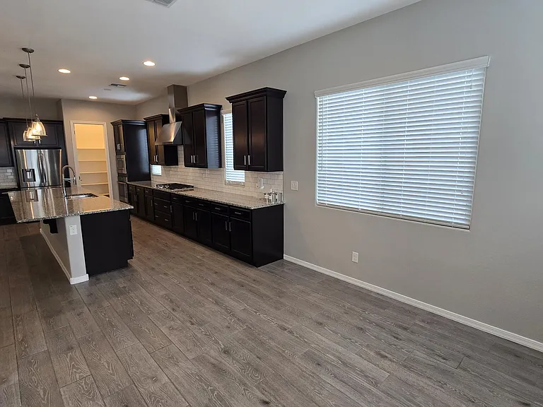 18351 W Mercer Ln — Photo 30
