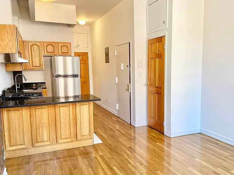 1699 Lexington Ave #2B — Photo 11