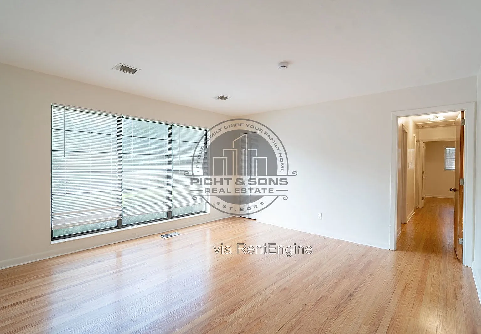3 bed, 1.5 bath, 1012 sqft, $1,800 — Photo 3
