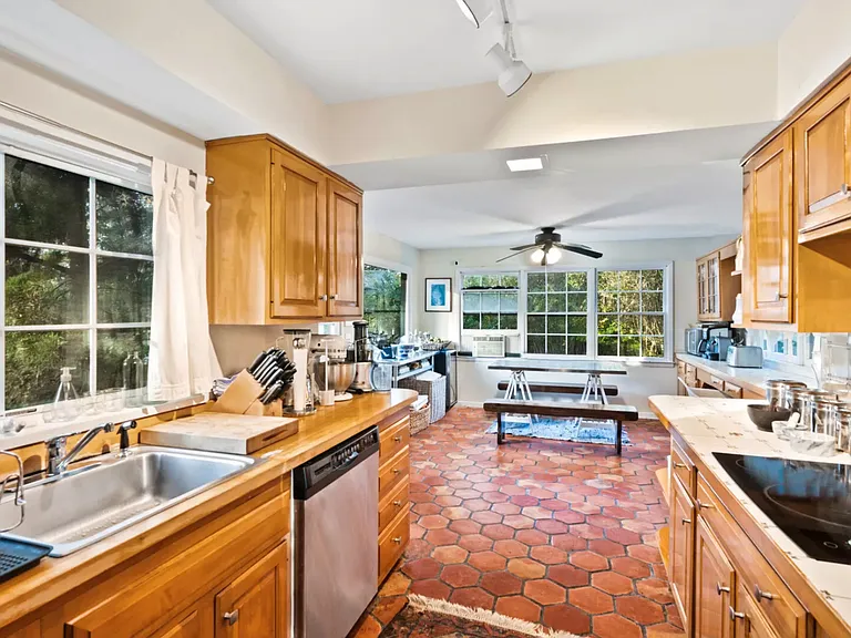 85 Gansett Ln — Photo 15