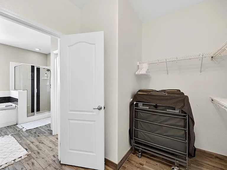 390 Caravaggio Cir — Photo 72