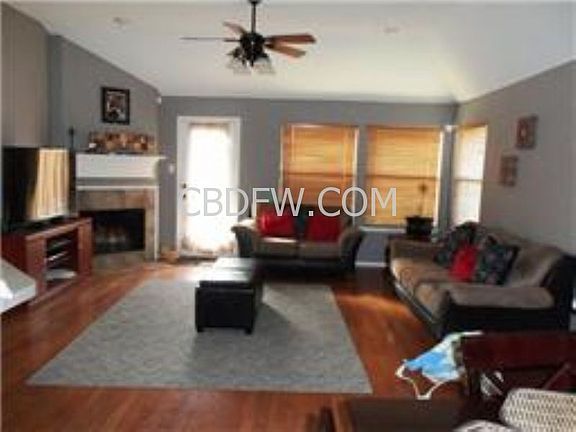 3rd image of 4605 Summer Oaks Ln