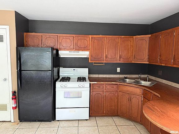 4th image of 202 S Friedline Dr