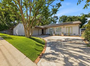 20305 Aetna St, Woodland Hills, CA 91367