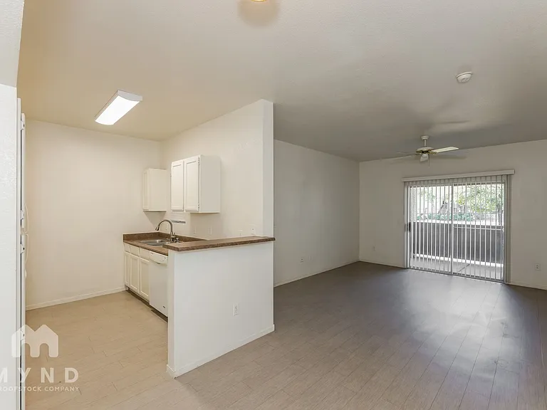 9620 W Russell Rd #1125 — Photo 8