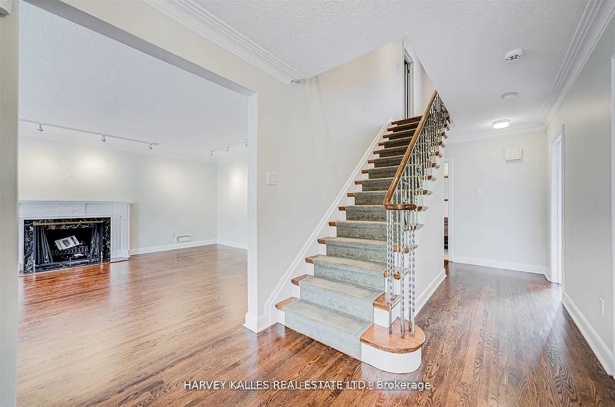 Building Photo - 209 Lytton Blvd
