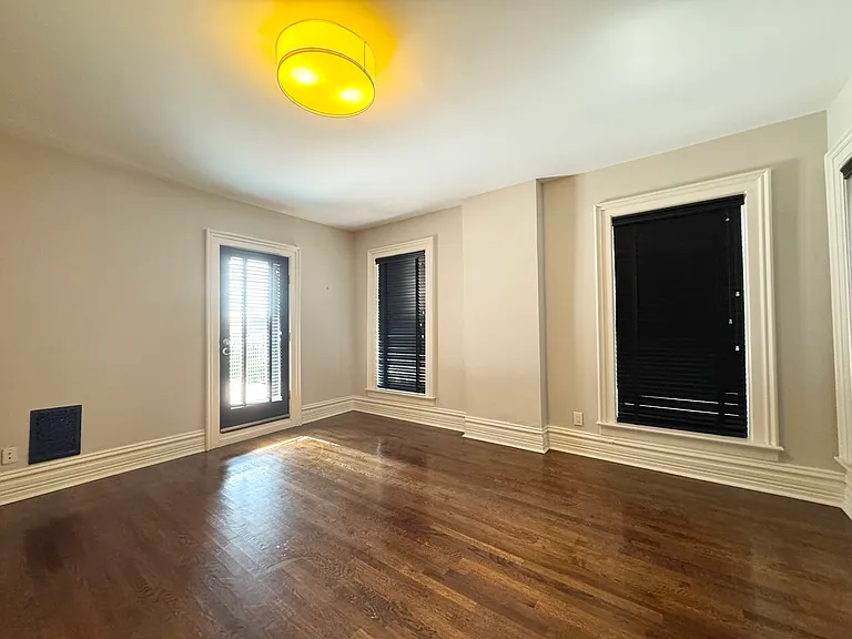 3011 Grand Ave — Photo 23