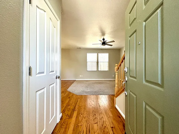 3 bed, 2.5 bath, 1464 sqft, $2,695 — Photo 3