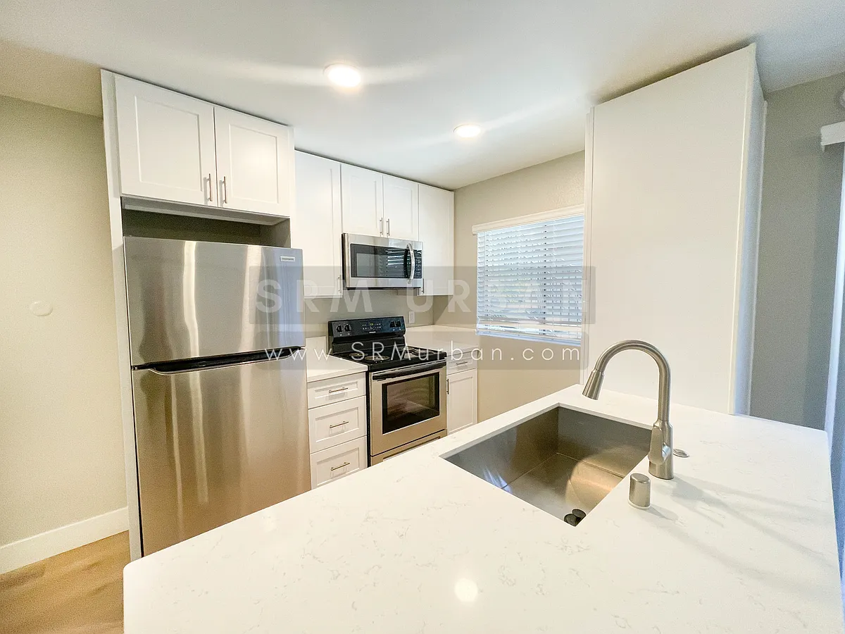 Building Photo - 3161 Monroe Ave #8