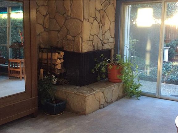 4th image of 2900 Country Place Cir