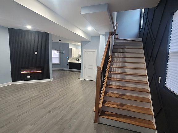 3rd image of 320 N Menard Ave