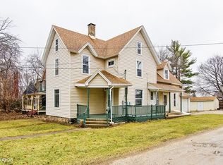 305 W Burbank St, Harvard, IL 60033