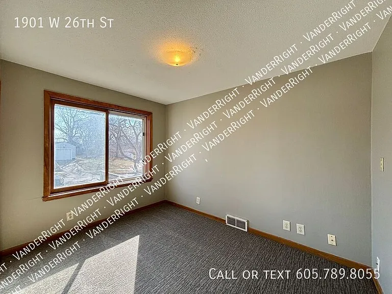 1901 W 26th St — Photo 9