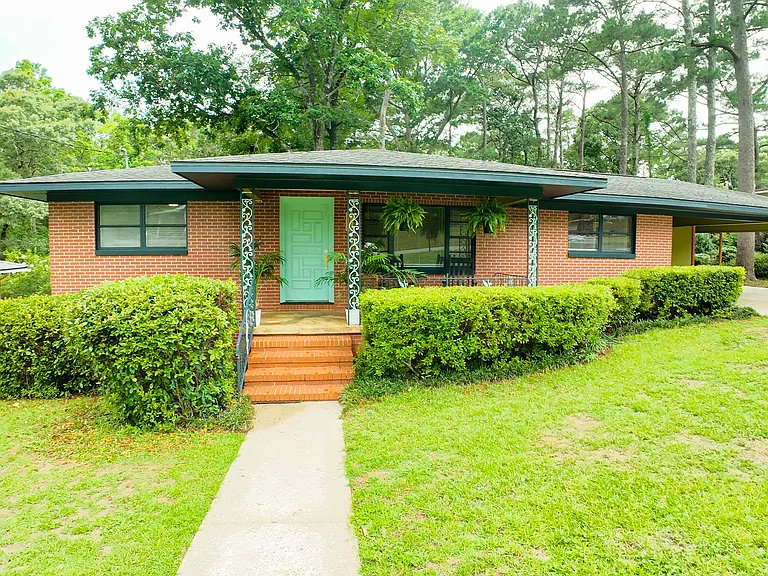 110 Willow Dr — Photo 45
