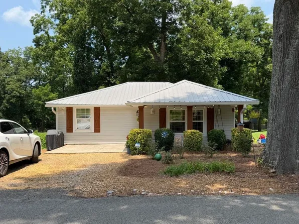 512 Ladiga St SE, Jacksonville, AL 36265