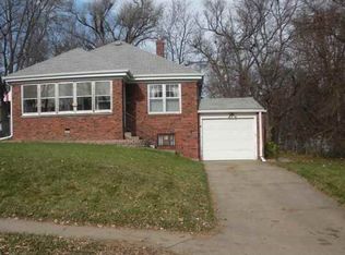 4902 Grand Ave, Omaha, NE 68104