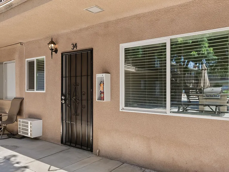 School Circle Apartments - Riverside, CA — Photo 42