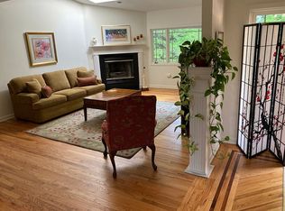 24 Fox Run, Allendale, NJ 07401