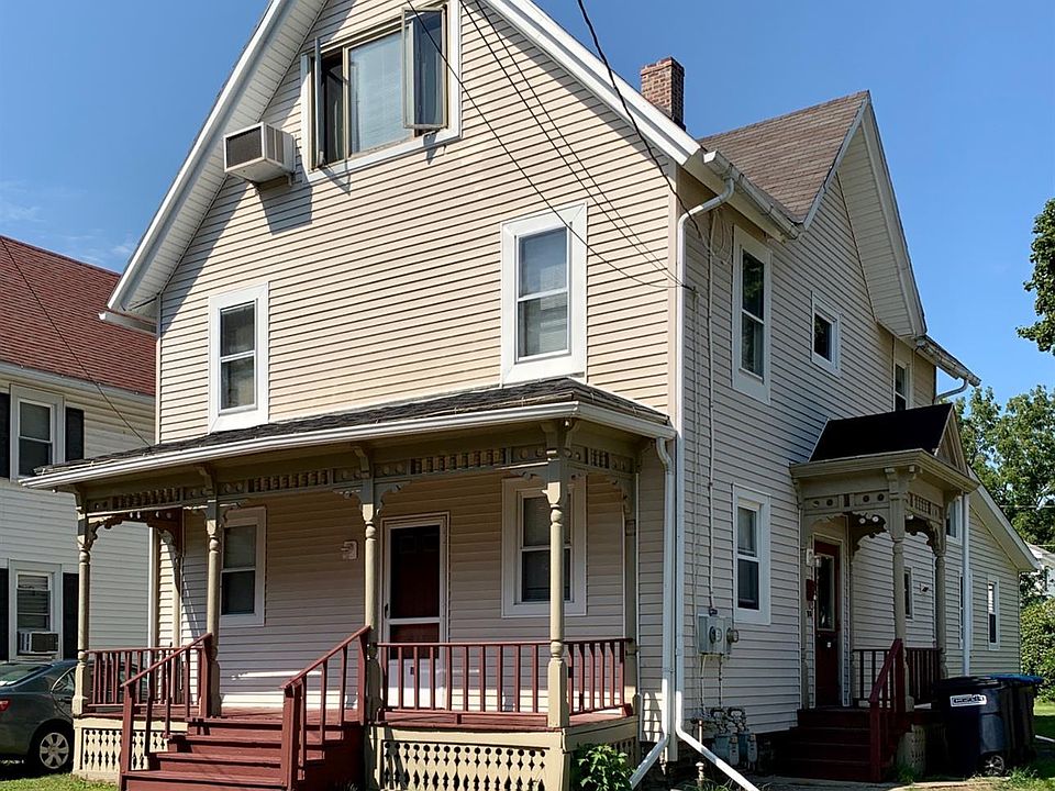 Side entrance/ Main entrance