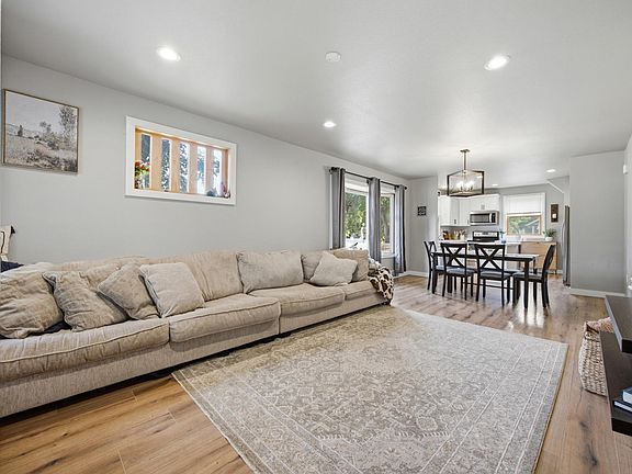 5th image of 1402 8th Ave S