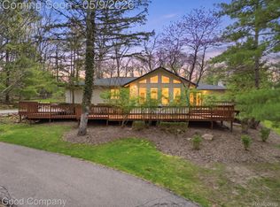 6733 Bloomfield Ln, West Bloomfield, MI 48322
