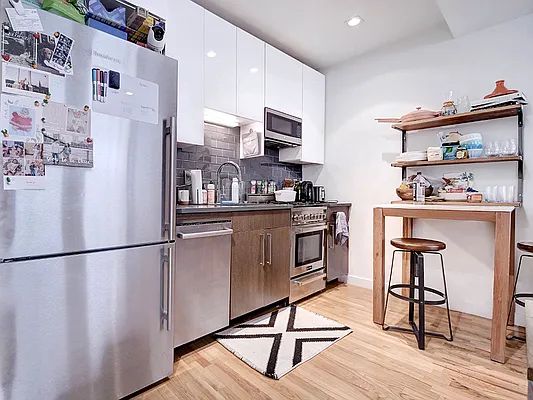 Rented by Urbane Brokerage | media 8