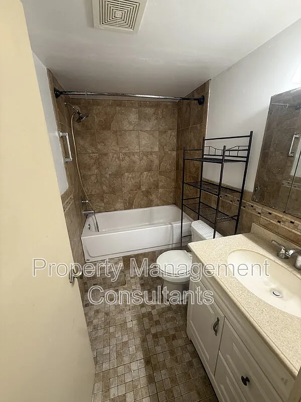 2 bed, 1.0 bath, 1000 sqft, $750 — Photo 4