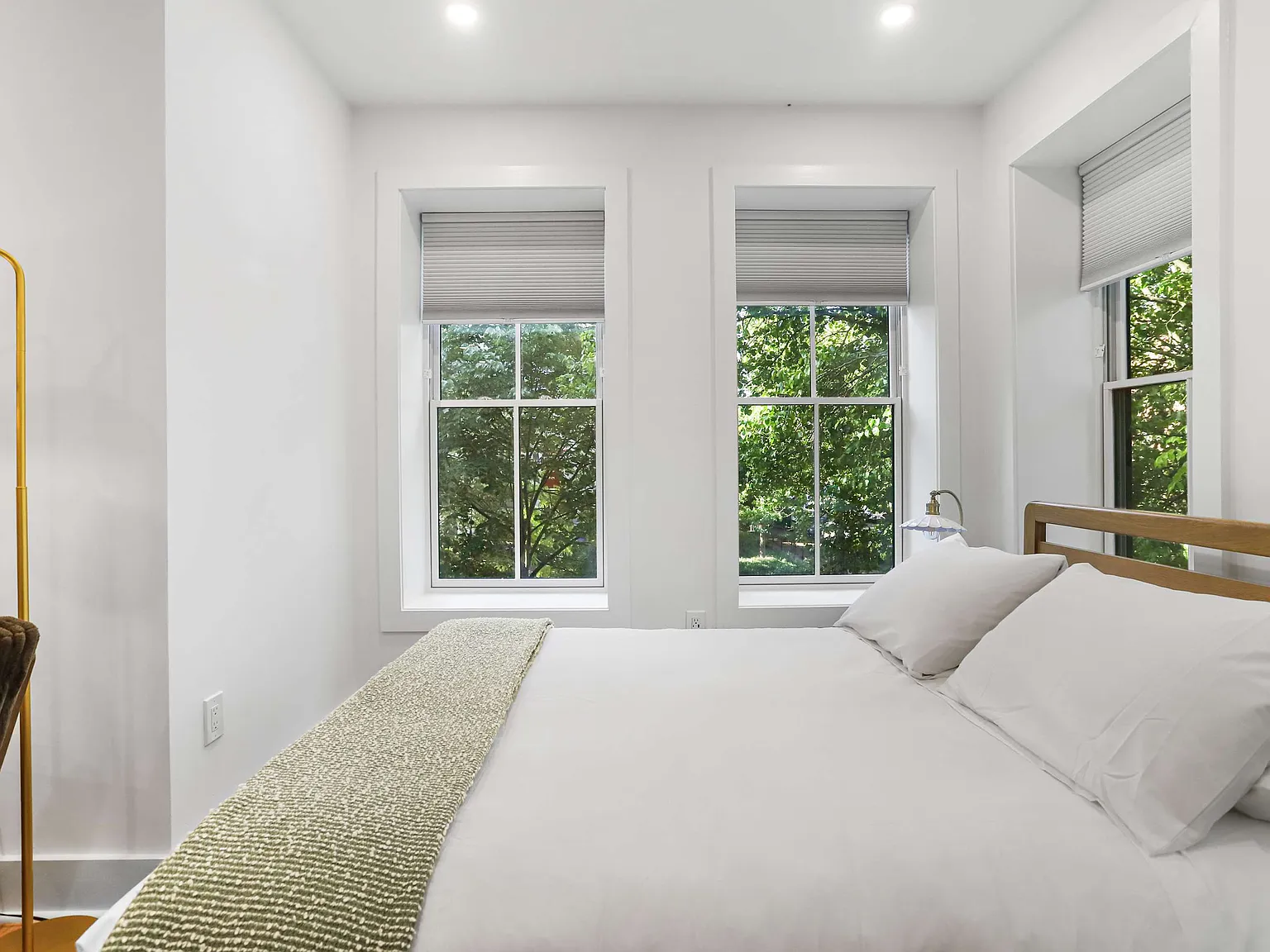 Studio, 450 sqft, $3,750 — Photo 4
