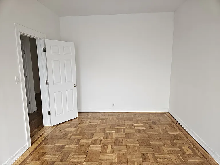 2069 E 12th St #1G — Photo 5